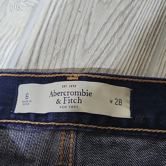 Abercrombie & Fitch Raw Hem Denim Jean Shorts Womens Size 6 Waist 28 - Picture 4 of 9